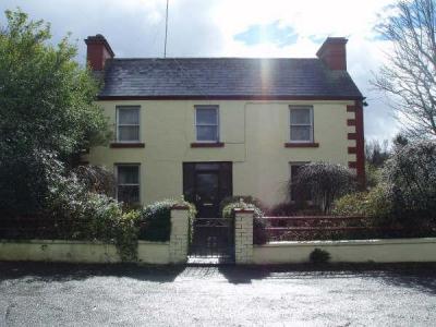 Traditional 5 Bed Home and Farm on 41 acres