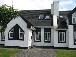 18 Whitecrest Village